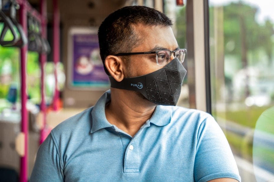 Man wearing Purar KN95 Mask