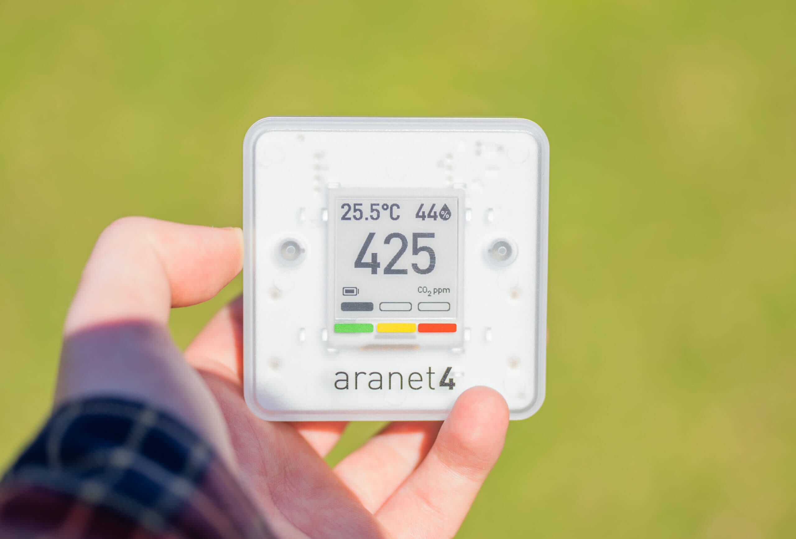 Aranet4 Home Review - The Best Carbon Dioxide Monitor? 6 Aranet4 Home Outdoors