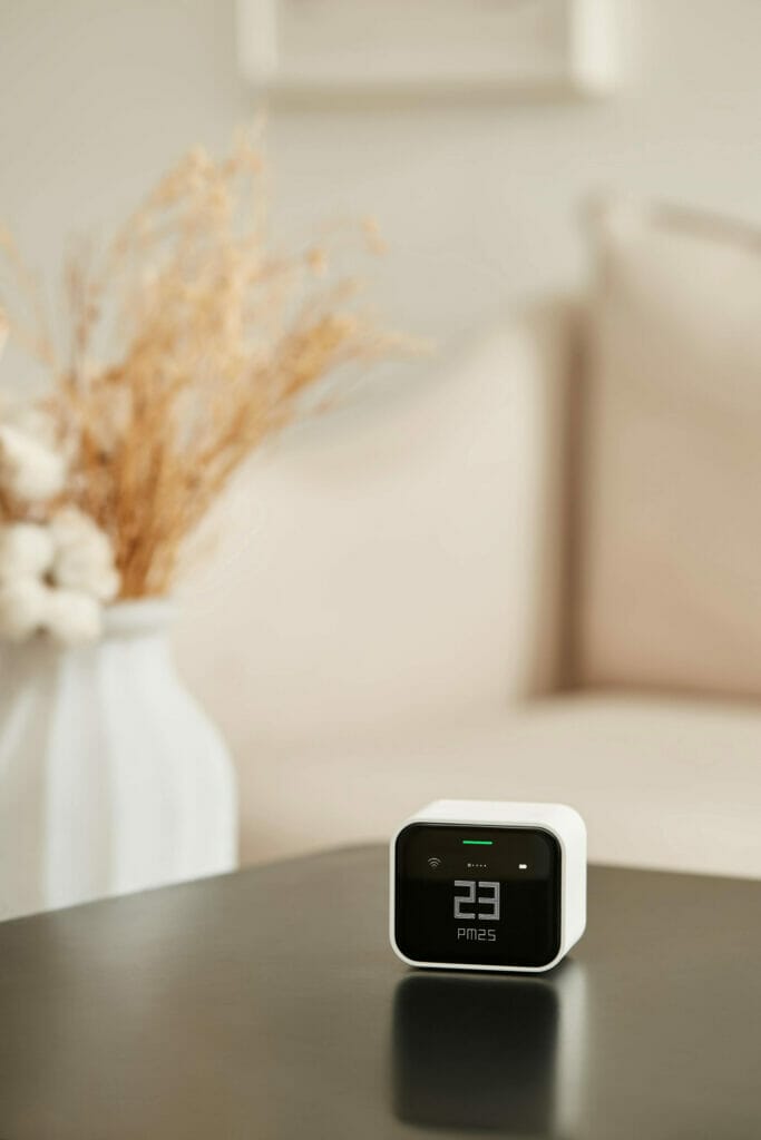 Qingping Air Monitor Lite Review - Small In Size, Heavy On Features 9 Qingping Air Monitor Light Screen