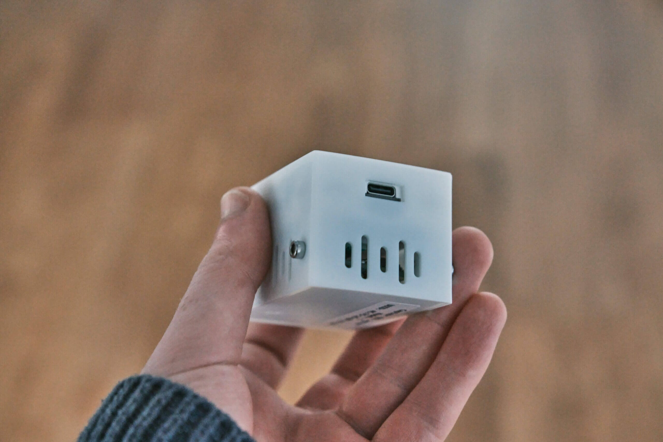 Co2.Click Review - An Affordable Co2 Monitor With Advanced Features 8 CO2.Click USB C Port