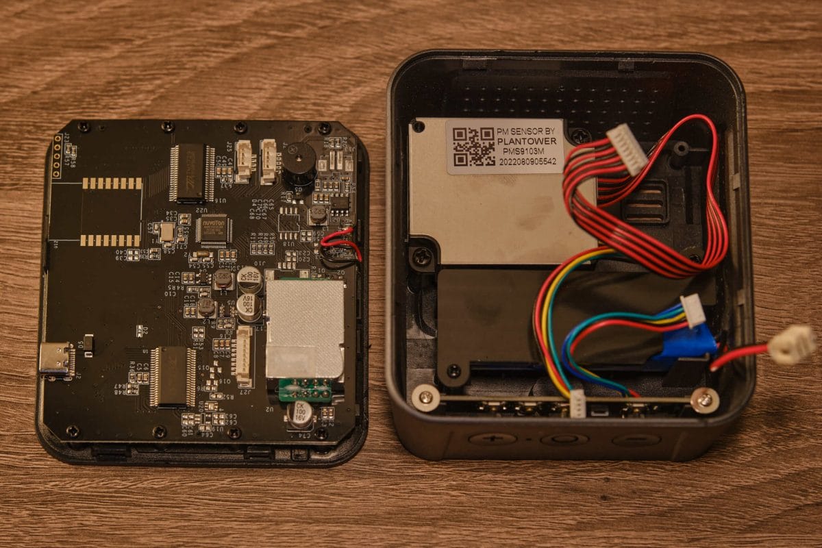 Inkbird 6-In-1 Pth-9A Air Pollution Monitor Review 2 INKBIRD 6 in 1 Internals