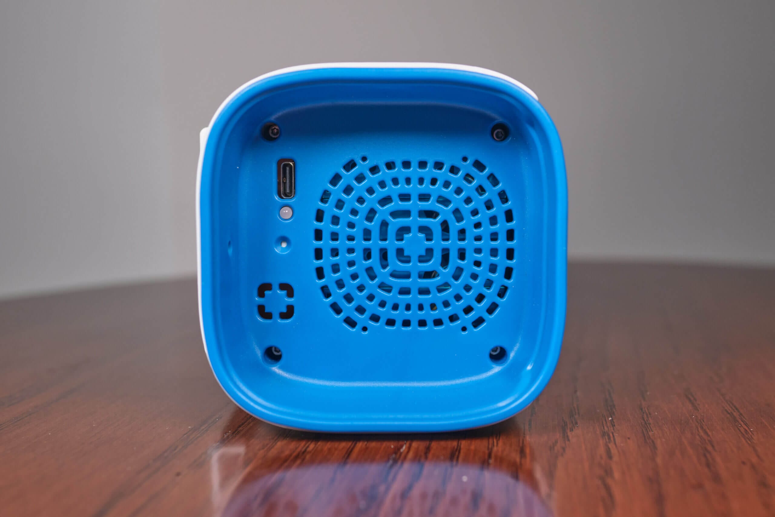Airgradient Open Air Review - Open-Source Outdoor Air Quality Monitor 17 AirGradient Open Air Monitor Bottom