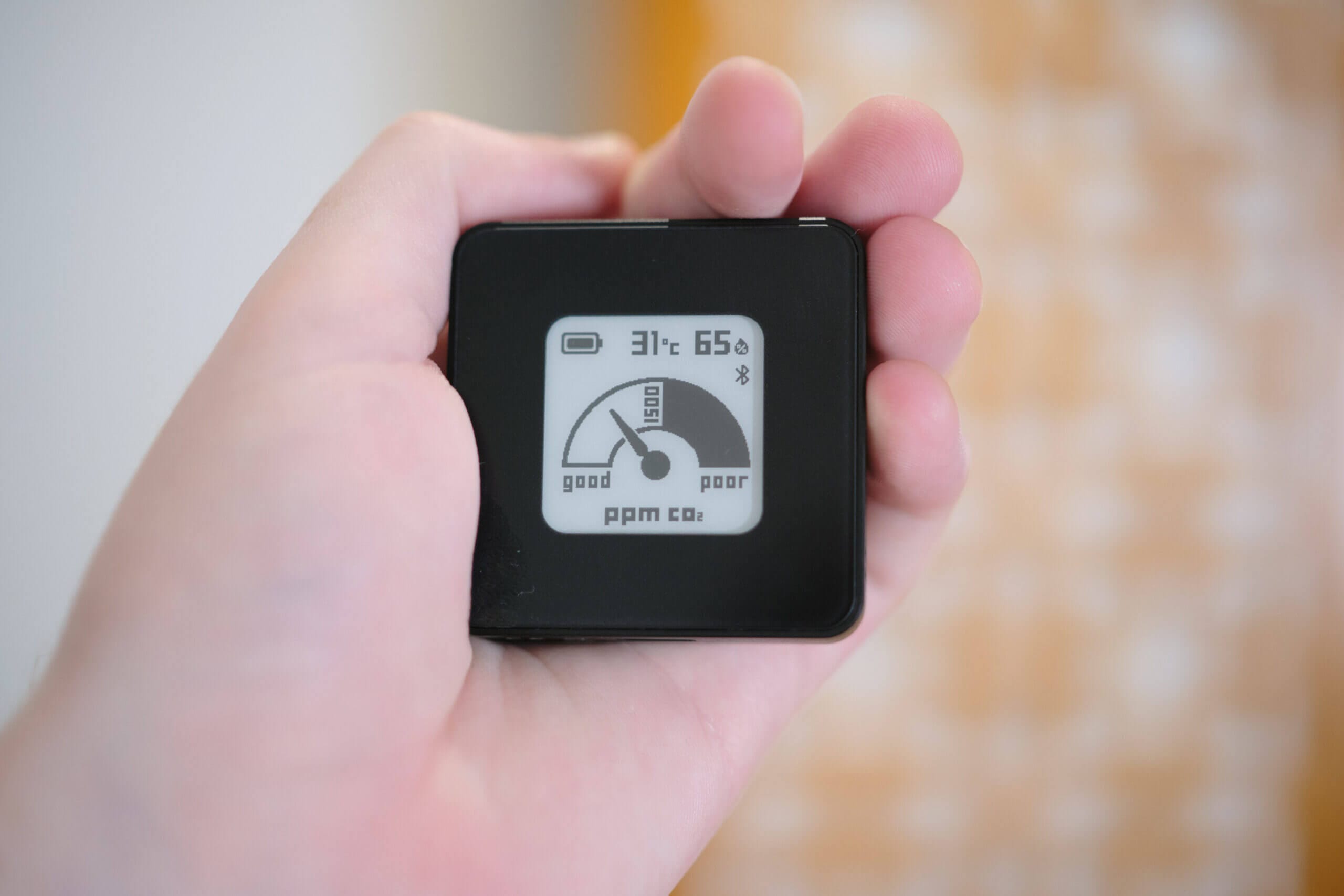 Airvalent Co2 Monitor Review - The Smallest Carbon Dioxide Monitor 10 AirValent Analogue Screen Design