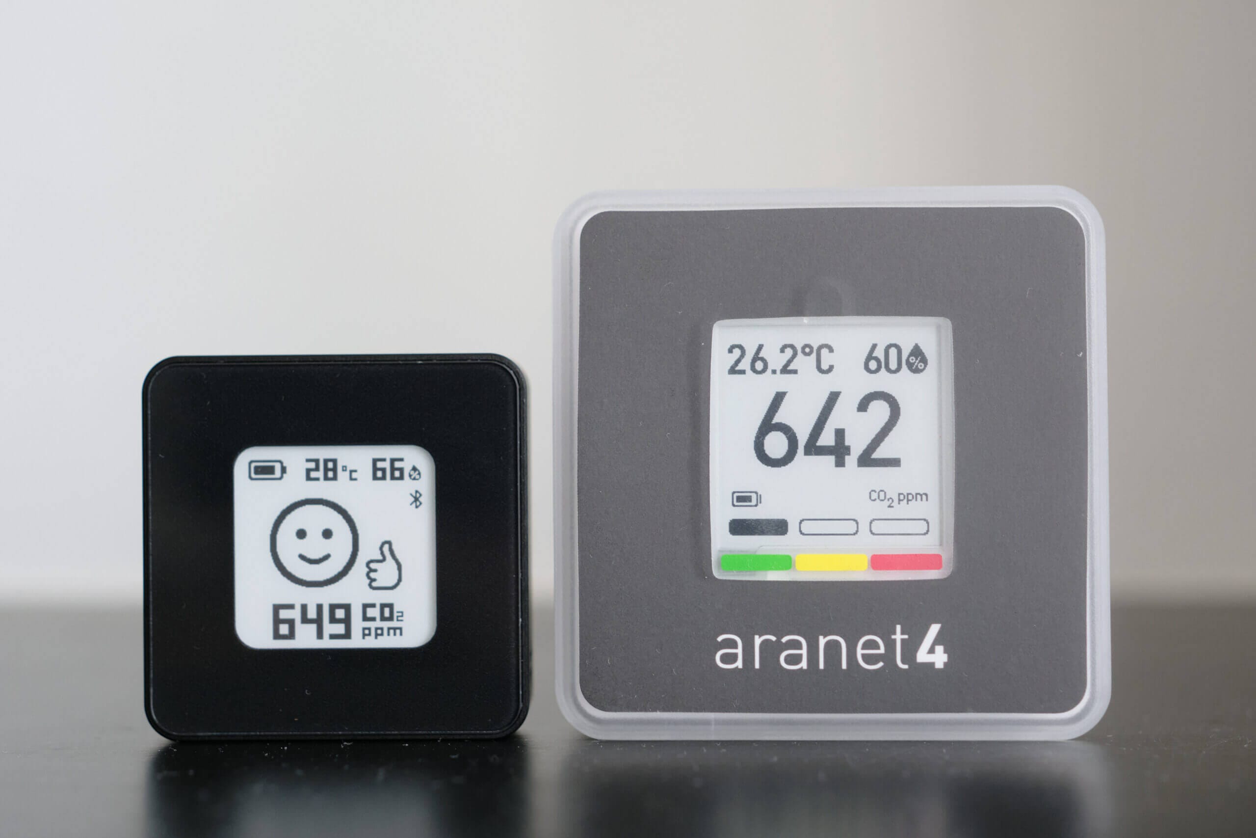 Airvalent Co2 Monitor Review - The Smallest Carbon Dioxide Monitor 1 AirValent Monitor vs Aranet4 Size Comparison