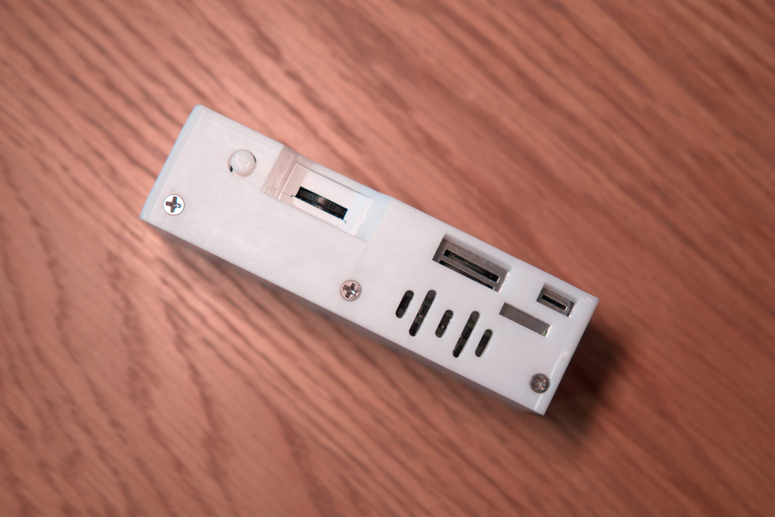 CO2 Click Model G Side