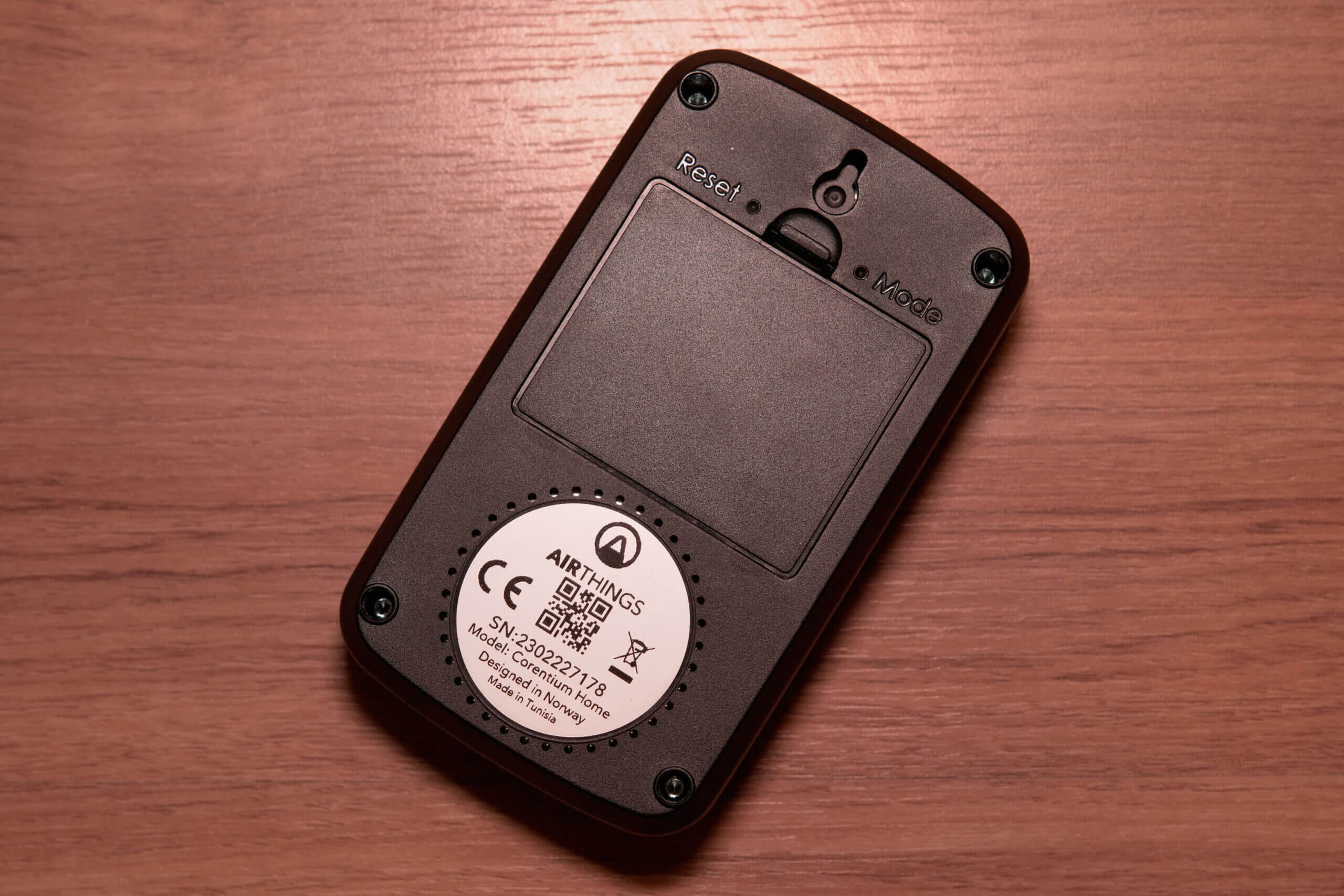 Airthings Corentium Home Back