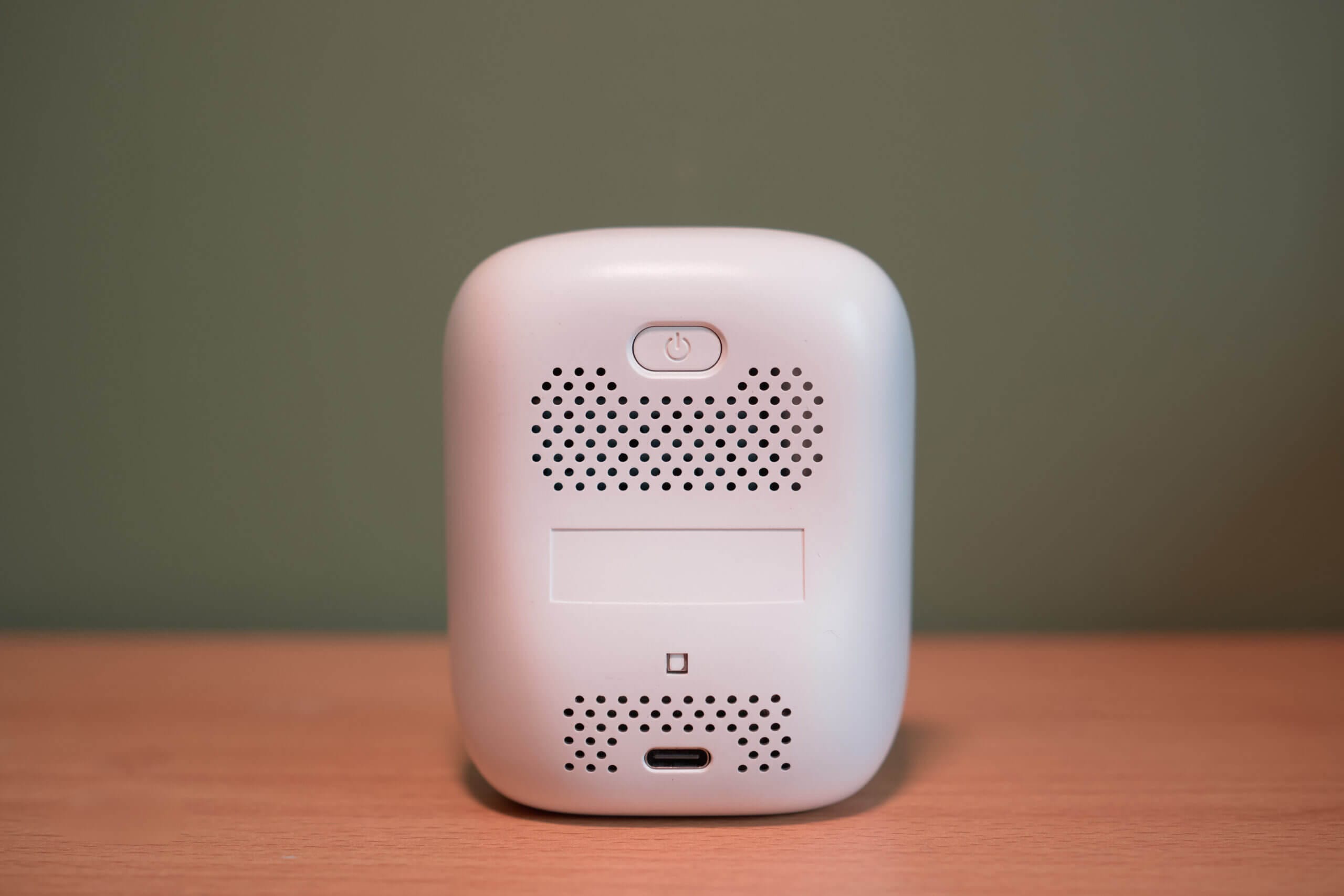 Airfanta G2 Review - An Inexpensive Air Quality Monitor 2 AirFanta G2 Power Button