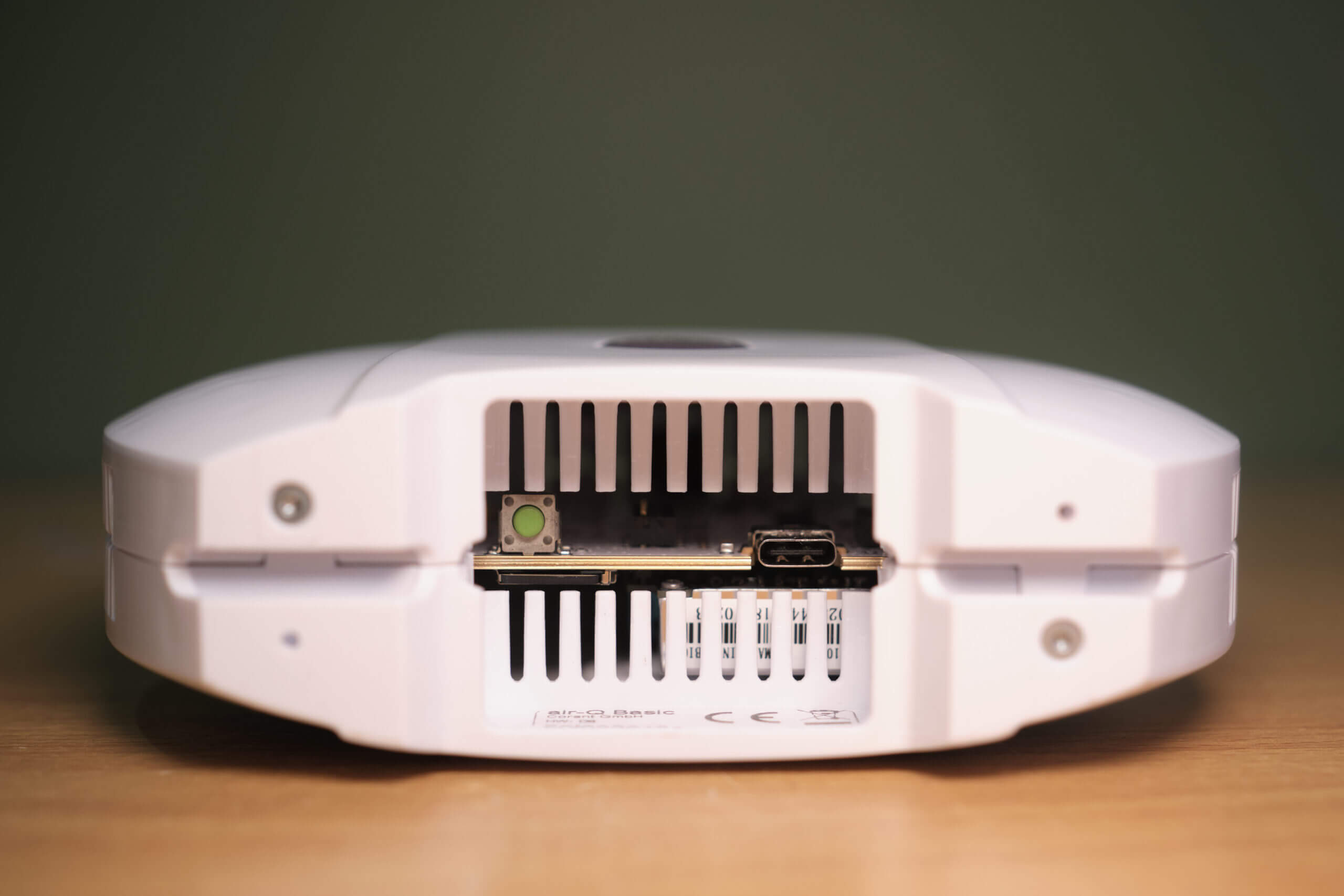 Air-Q Review - The Most Comprehensive Air Quality Monitor 14 Air Q Basic Bottom